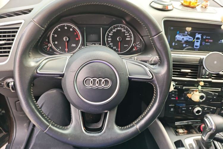 Used Audi Q5 2013 40 TFSI Ambition Steering Wheel