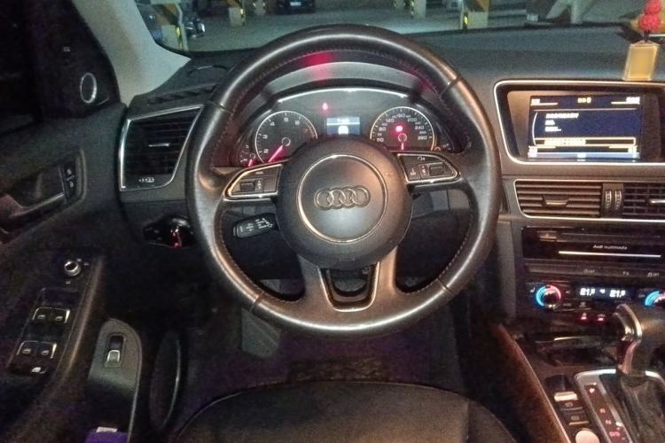 Used Audi Q5 2013 40 TFSI Comfort Edition Steering Wheel