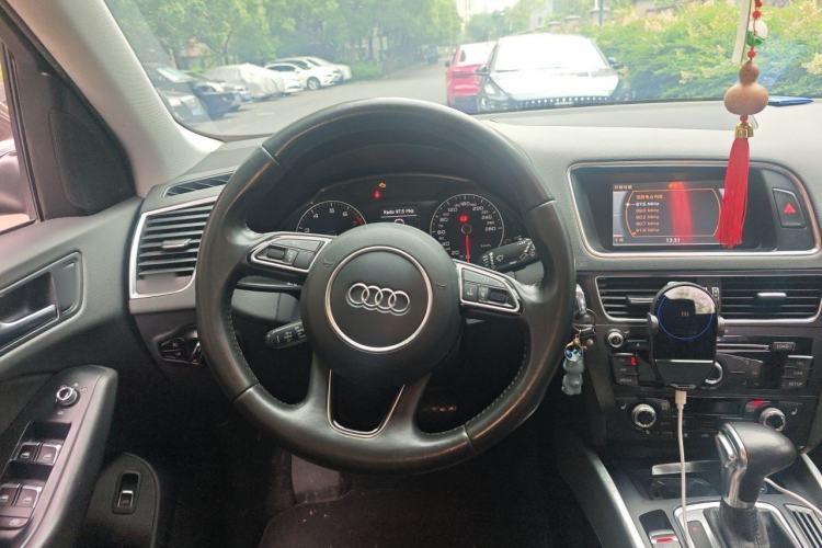 Used Audi Q5 2013 40 TFSI Technology Edition Steering Wheel