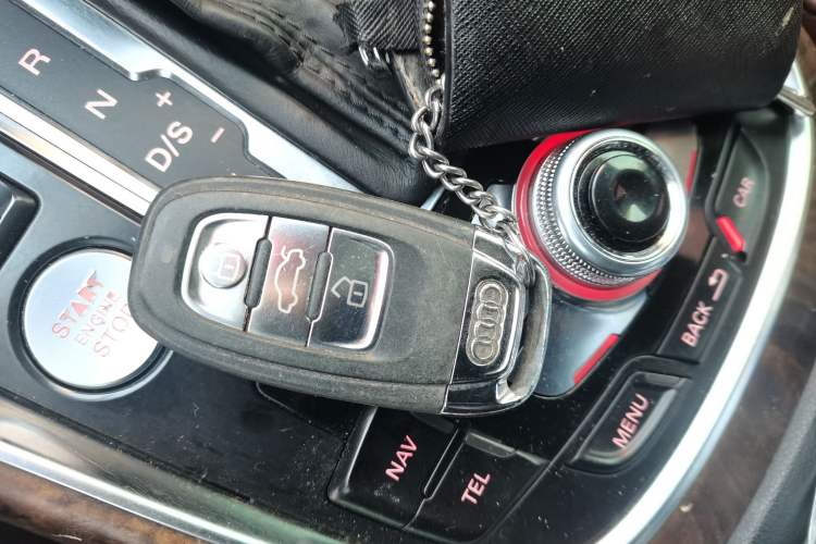 Used Audi Q5 2013 40 TFSI Comfort Edition Vehicle Key