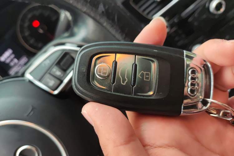 Used Audi Q5 2013 40 TFSI Technology Edition Vehicle Key