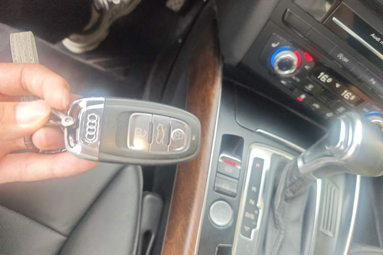 Used Audi Q5 2013 40 TFSI Comfort Edition Vehicle Key