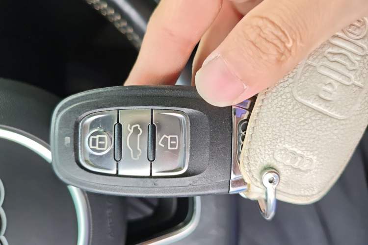 Used Audi Q5 2013 40 TFSI Ambition Vehicle Key