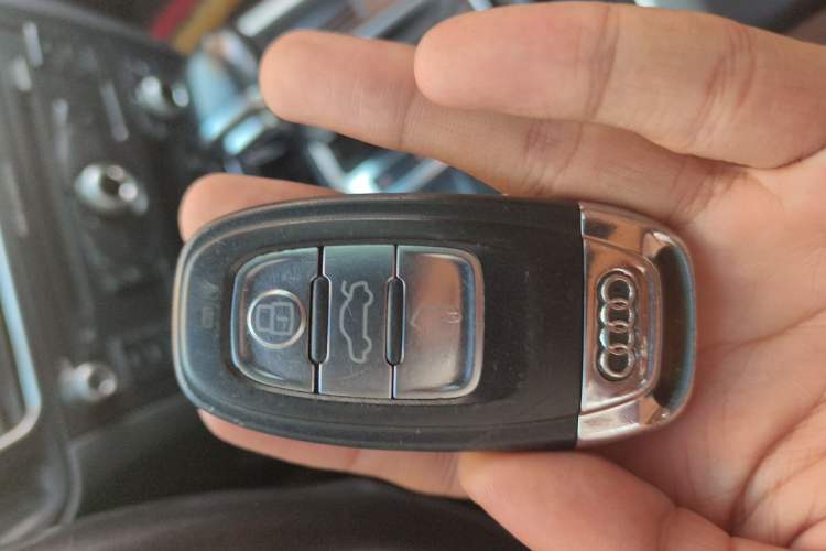 Used Audi Q5 2013 40 TFSI Technology Edition Vehicle Key