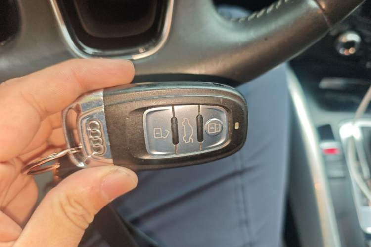 Used Audi Q5 2013 40 TFSI Technology Edition Vehicle Key