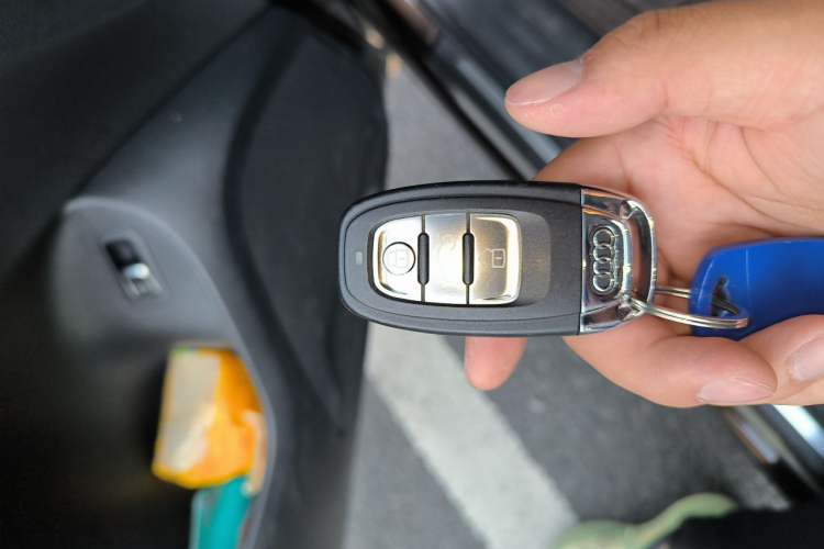 Used Audi Q5 2013 40 TFSI Ambition Vehicle Key