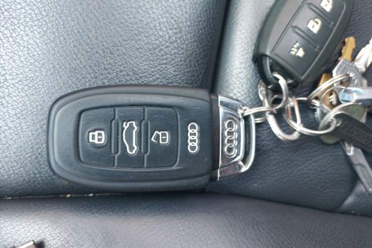 Used Audi Q5 2013 40 TFSI Comfort Edition Vehicle Key