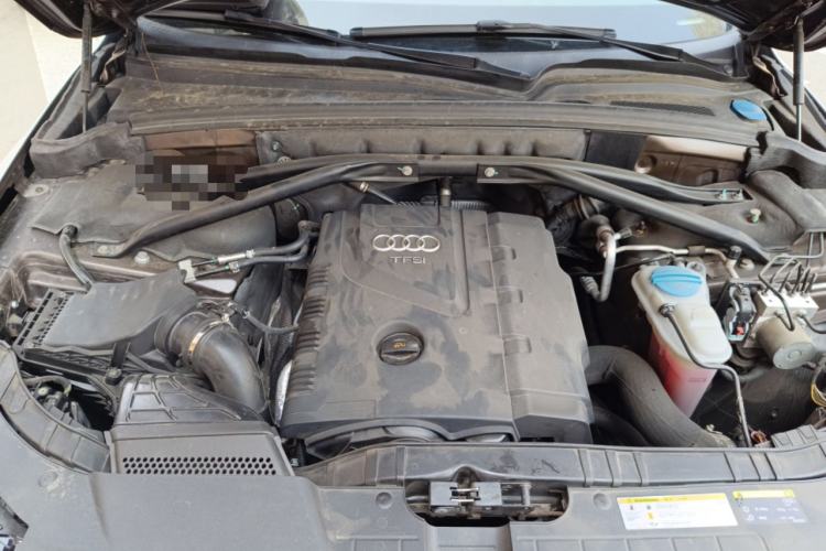 Used Audi Q5 2013 40 TFSI Ambition Engine Bay