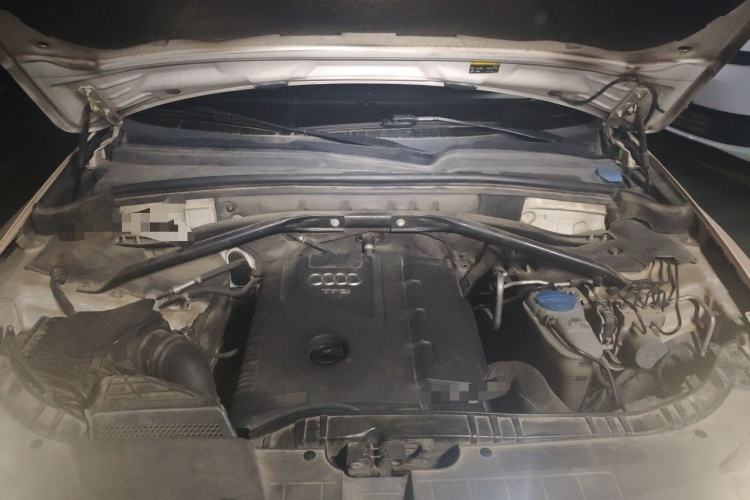 Used Audi Q5 2013 40 TFSI Comfort Edition Engine Bay