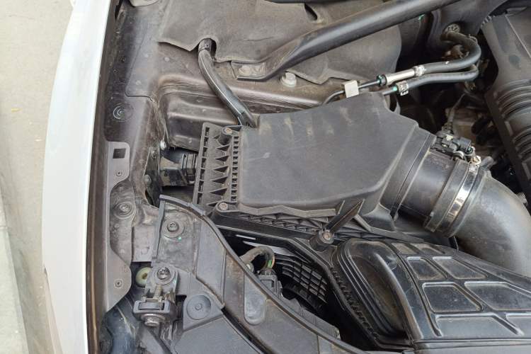 Used Audi Q5 2013 40 TFSI Ambition Engine Bay Right
