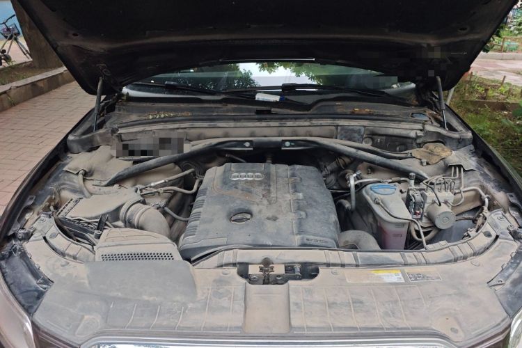 Used Audi Q5 2013 40 TFSI Technology Edition Engine Bay