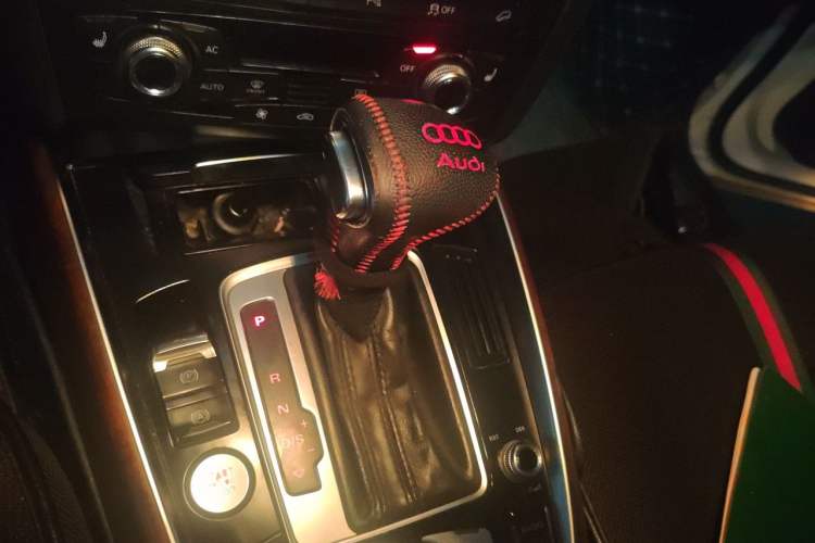 Used Audi Q5 2013 40 TFSI Comfort Edition Gear Lever