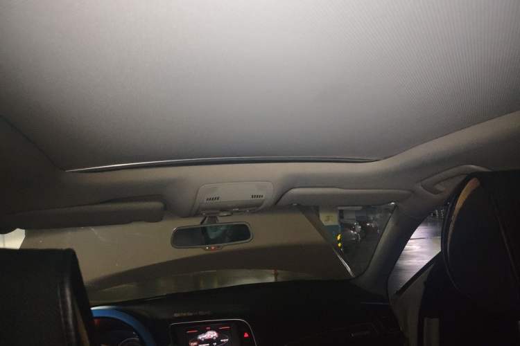Used Audi Q5 2013 40 TFSI Comfort Edition Headliner