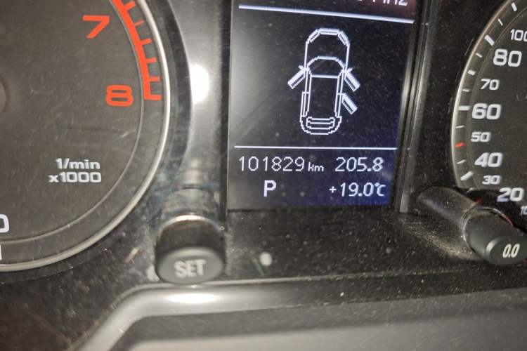 Used Audi Q5 2013 40 TFSI Technology Edition Odometer Close Up
