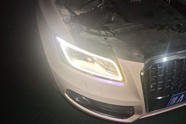 Used Audi Q5 2013 40 TFSI Comfort Edition Right Front Headlight