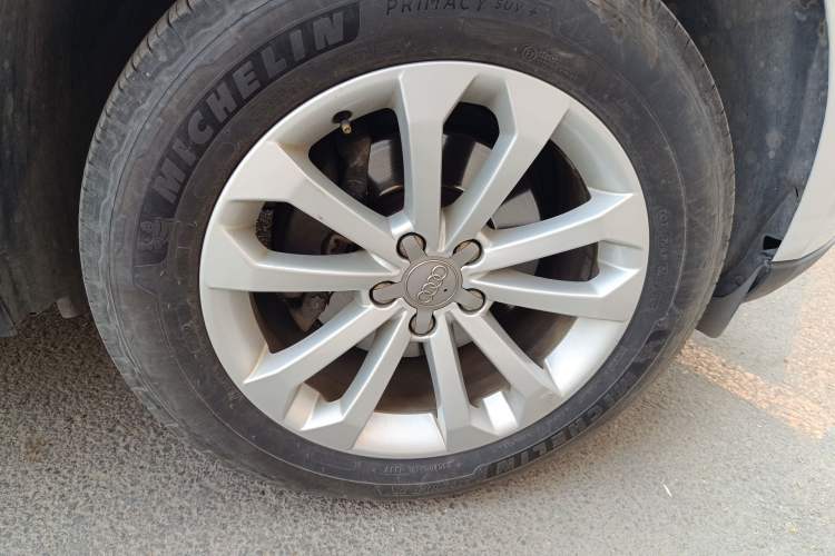Used Audi Q5 2013 40 TFSI Ambition Right Front Wheel Hub