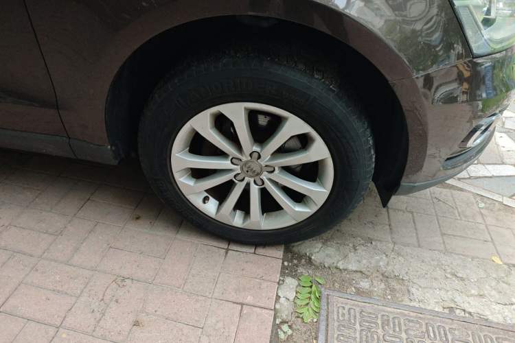 Used Audi Q5 2013 40 TFSI Technology Edition Right Front Wheel Hub
