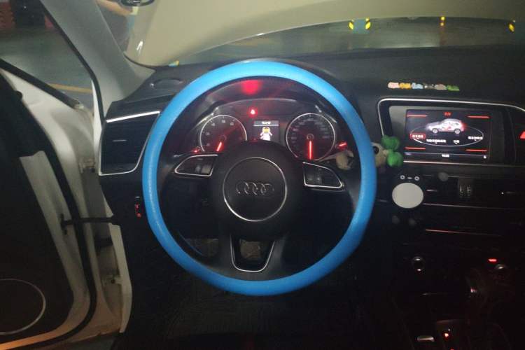 Used Audi Q5 2013 40 TFSI Comfort Edition Steering Wheel