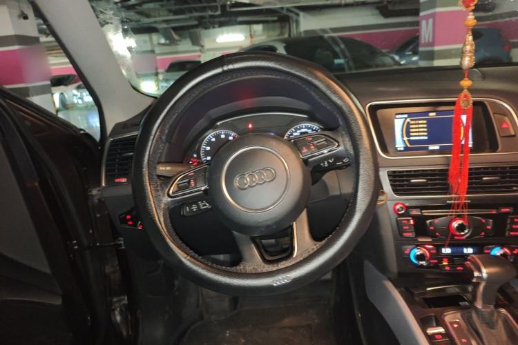 Used Audi Q5 2013 40 TFSI Technology Edition Steering Wheel