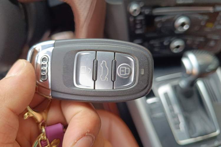 Used Audi Q5 2013 40 TFSI Ambition Vehicle Key