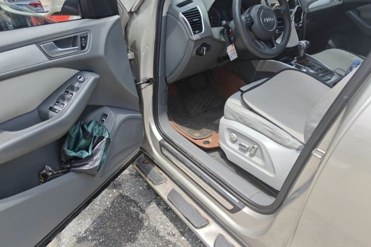 Used Audi Q5 2013 40 TFSI Technology Edition Driver Seat