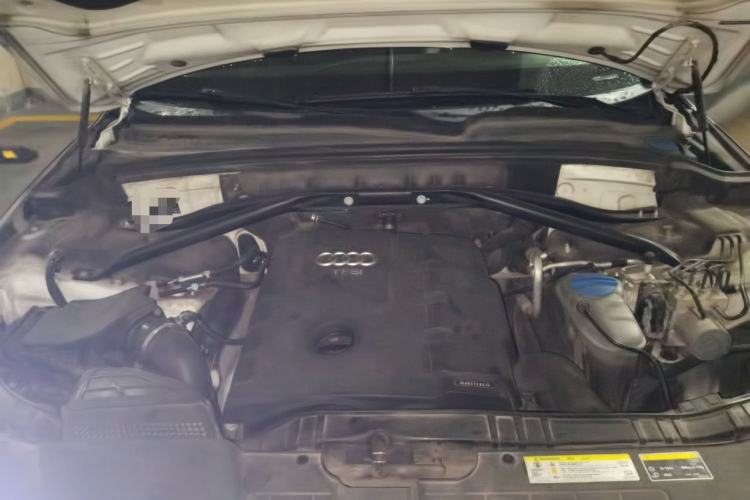 Used Audi Q5 2013 40 TFSI Technology Edition Engine Bay