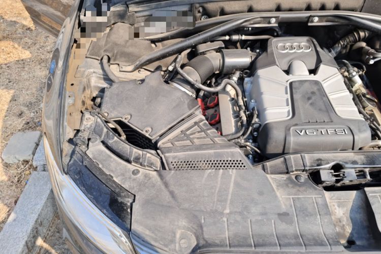 Used Audi Q5 2013 45 TFSI quattro Sport Edition Engine Bay Right