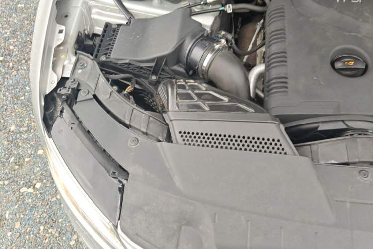 Used Audi Q5 2013 40 TFSI Ambition Engine Bay Right