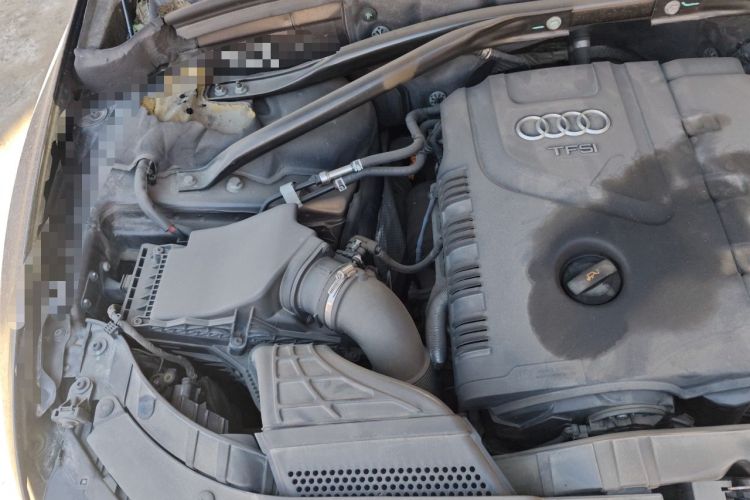Used Audi Q5 2013 40 TFSI Ambition Engine Bay Right
