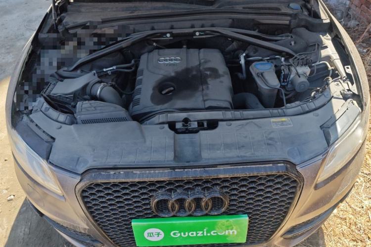 Used Audi Q5 2013 40 TFSI Ambition Engine Bay