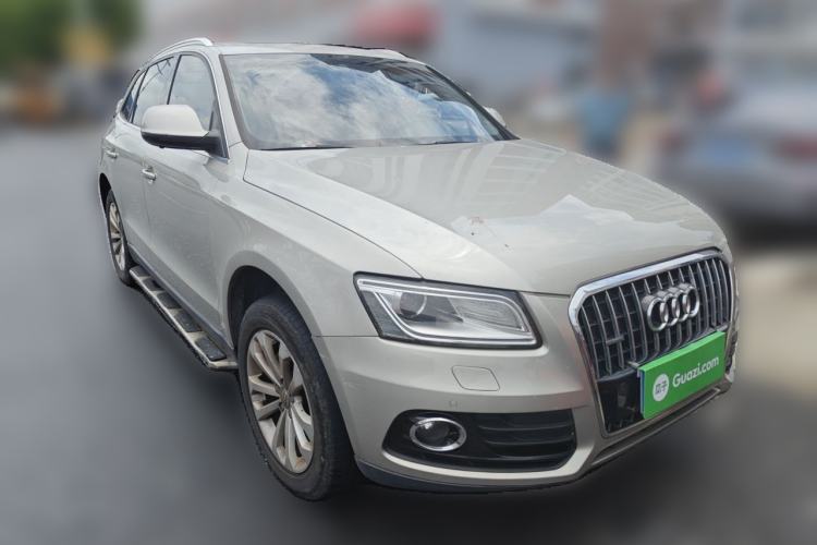 Used Audi Q5 2013 40 TFSI Technology Edition Front Right 45 Deg