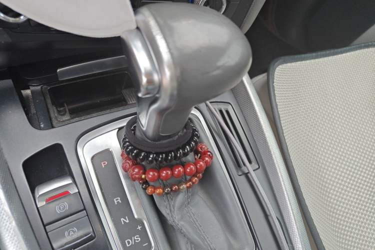 Used Audi Q5 2013 40 TFSI Technology Edition Gear Lever