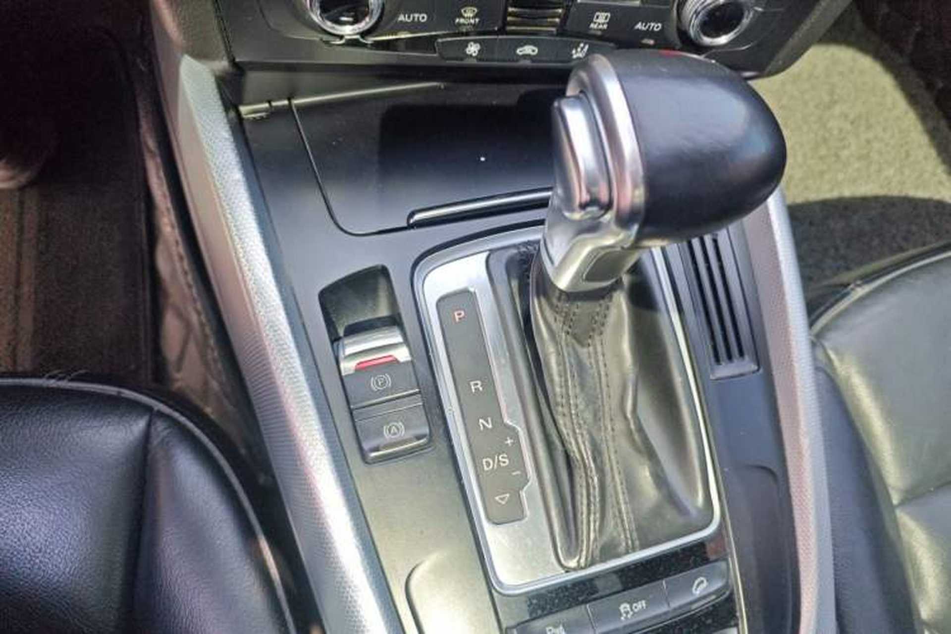 Used Audi Q5 2013 40 TFSI Ambition Gear Lever