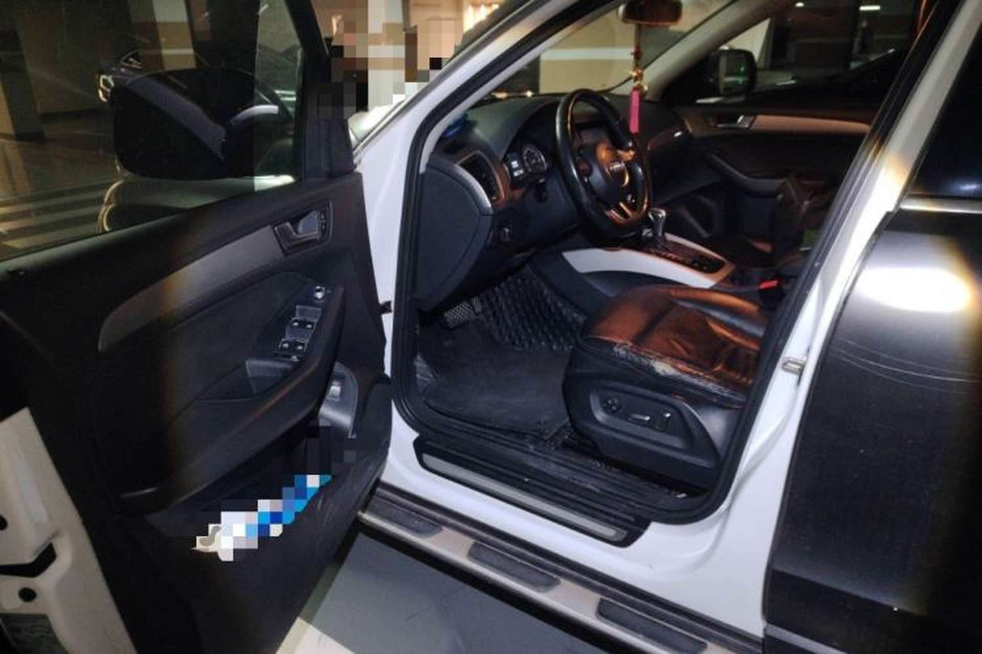 Used Audi Q5 2013 40 TFSI Ambition Interior 3