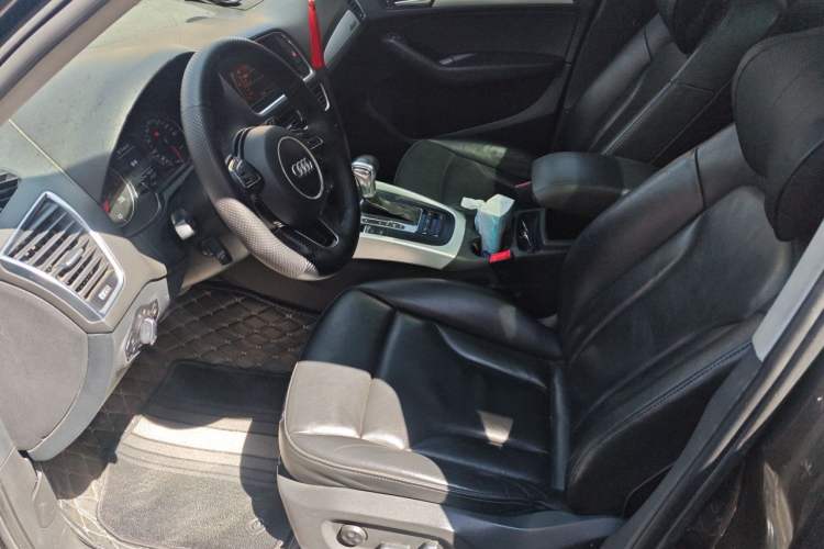 Used Audi Q5 2013 40 TFSI Ambition Left Front Seat