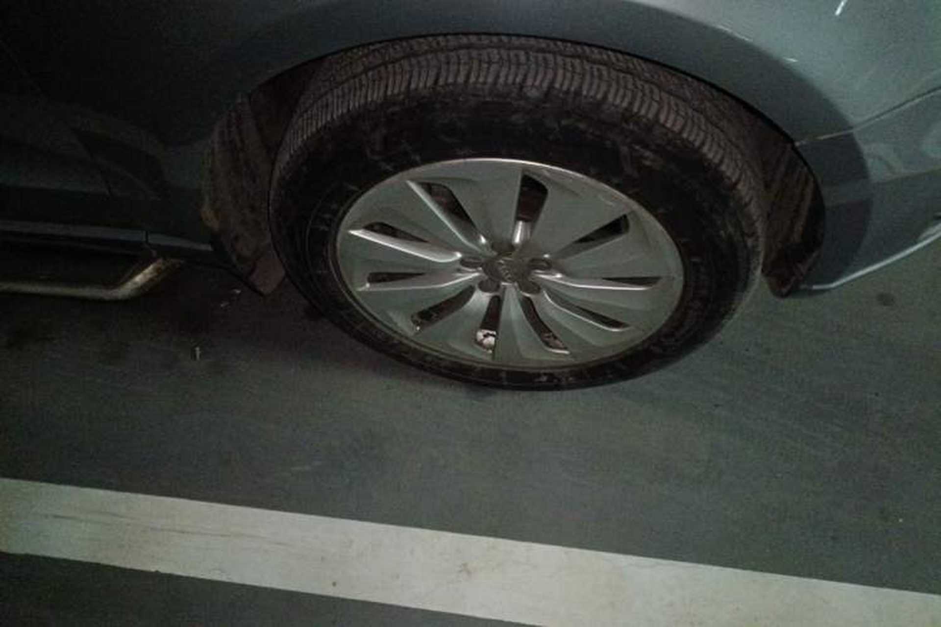 Used Audi Q5 2013 40 TFSI hybrid Right Front Wheel Hub