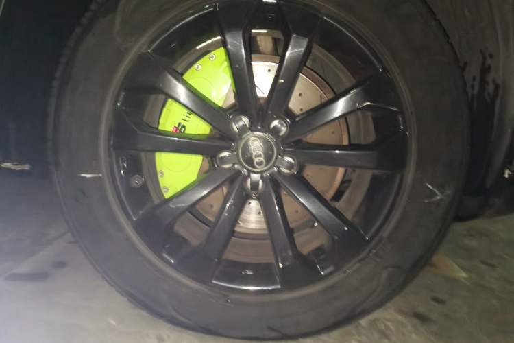 Used Audi Q5 2013 40 TFSI Technology Edition Right Front Wheel Hub