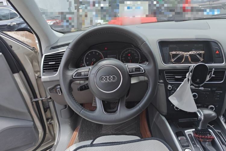 Used Audi Q5 2013 40 TFSI Technology Edition Steering Wheel