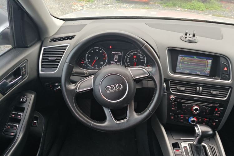 Used Audi Q5 2013 40 TFSI Ambition Steering Wheel