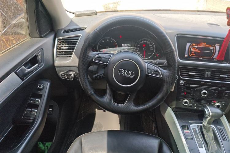 Used Audi Q5 2013 40 TFSI Ambition Steering Wheel