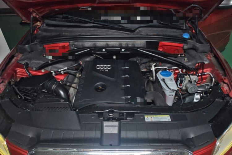 Used Audi Q5 2013 40 TFSI Technology Edition Engine Bay
