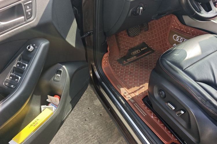 Used Audi Q5 2013 40 TFSI Ambition Driver Seat