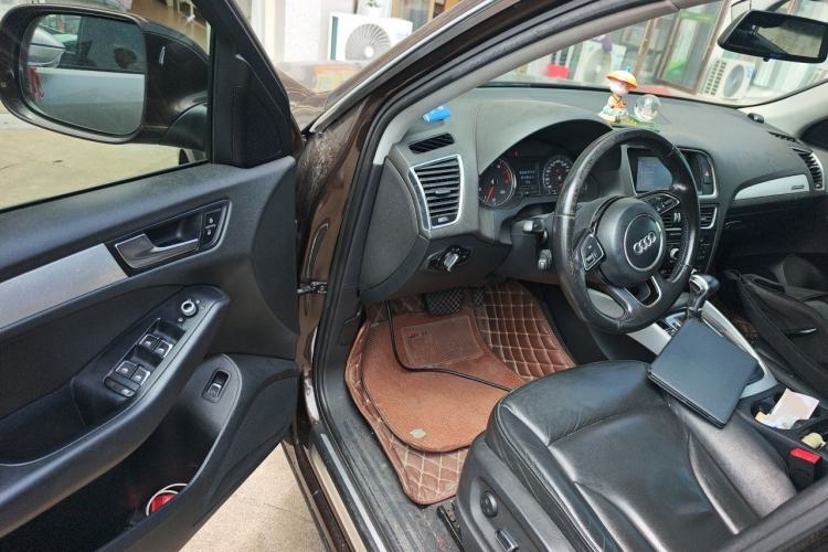 Used Audi Q5 2013 40 TFSI Technology Edition Driver Seat