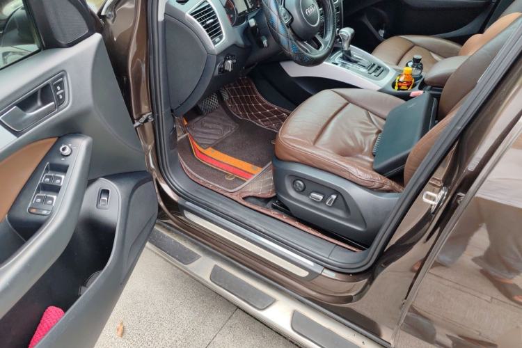 Used Audi Q5 2013 40 TFSI Technology Edition Driver Seat