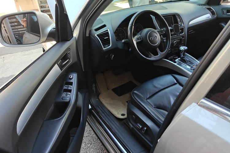 Used Audi Q5 2013 40 TFSI Technology Edition Driver Seat