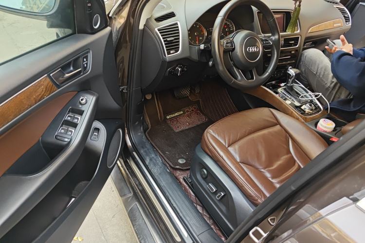 Used Audi Q5 2013 40 TFSI Comfort Edition Driver Seat