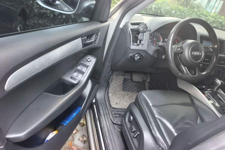Used Audi Q5 2013 40 TFSI Technology Edition Driver Seat