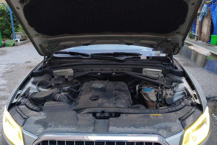 Used Audi Q5 2013 40 TFSI Comfort Edition Engine Bay