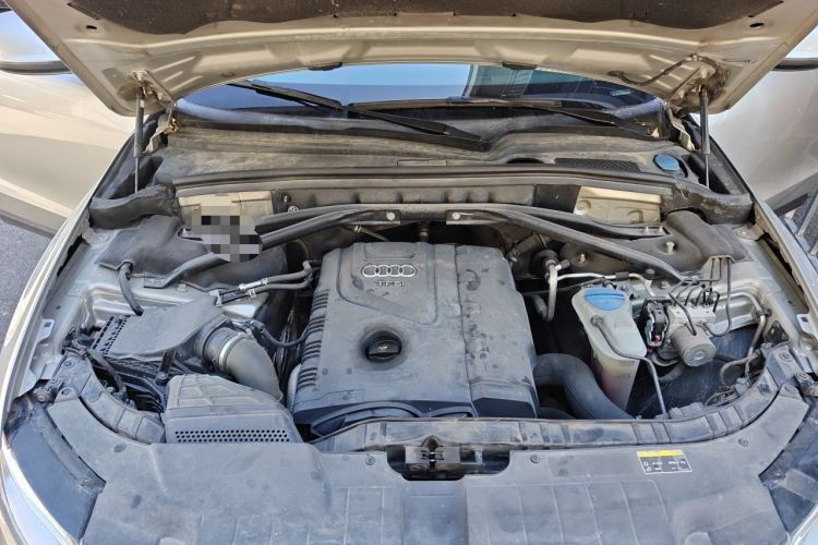 Used Audi Q5 2013 40 TFSI Technology Edition Engine Bay