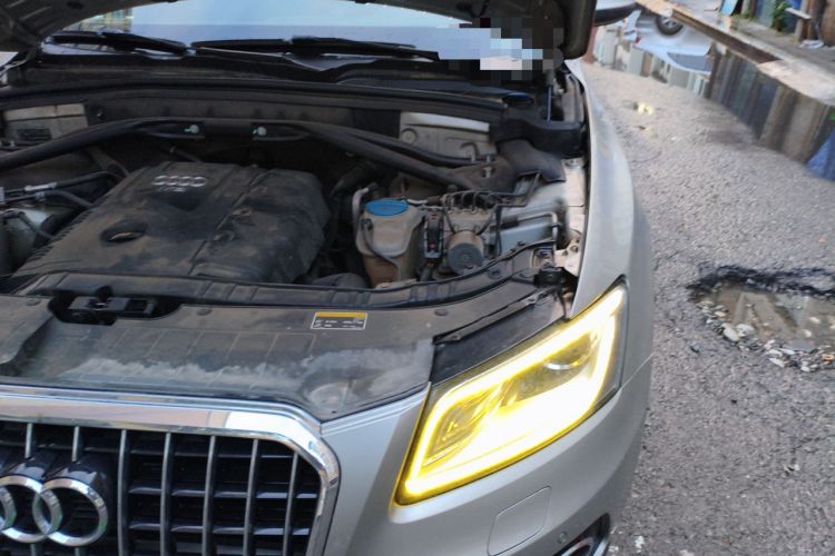 Used Audi Q5 2013 40 TFSI Comfort Edition Engine Bay Left